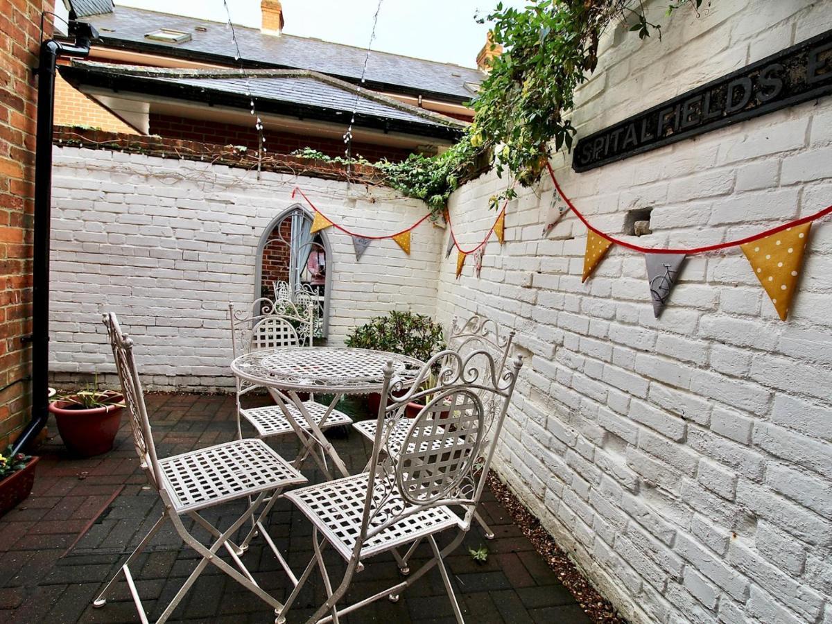 A Character Cottage In Historical Canterbury Exterior foto